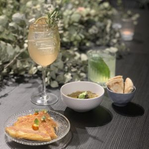 GASTROMARIDAJE Y COCTELERÍA